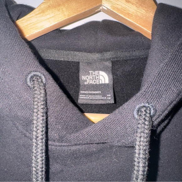 Men’s North Face graphic hoodie - Picture 6 of 8